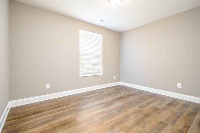 Building Photo - 7316 Woodpecker Wy