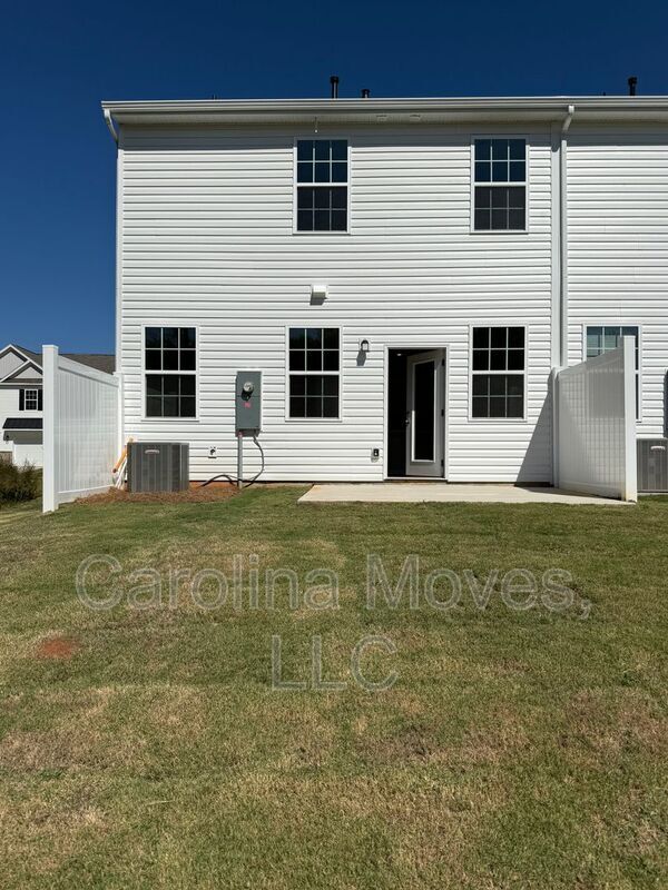 Building Photo - 15 Twiggs Ln