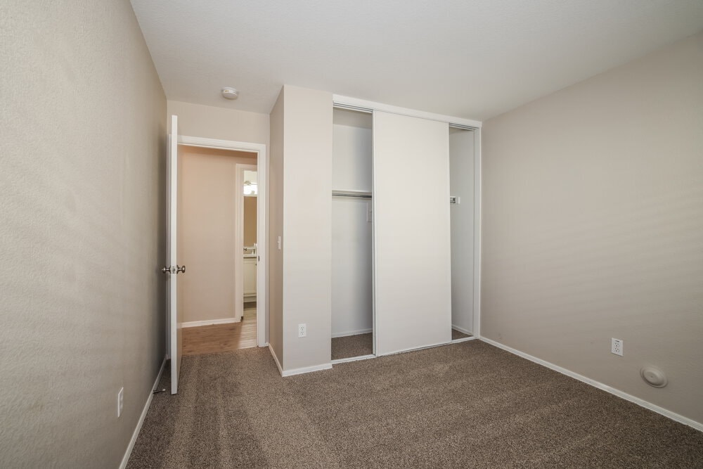 Building Photo - 2879 W Five Mile Peak Dr