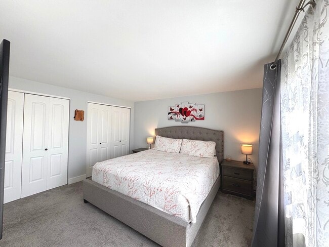 Building Photo - 2210 Clifton Pl