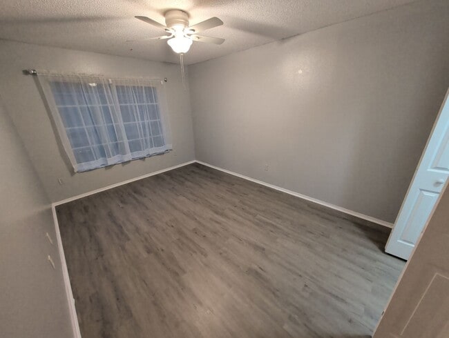 Building Photo - 2 Bed 2.5 Bath In Brandon