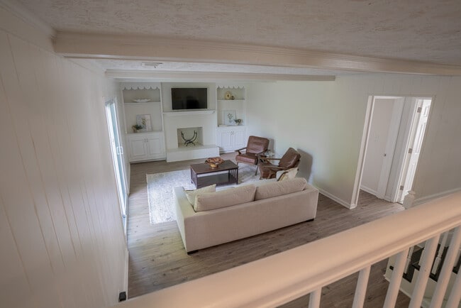 Building Photo - 411 Bromwell Dr