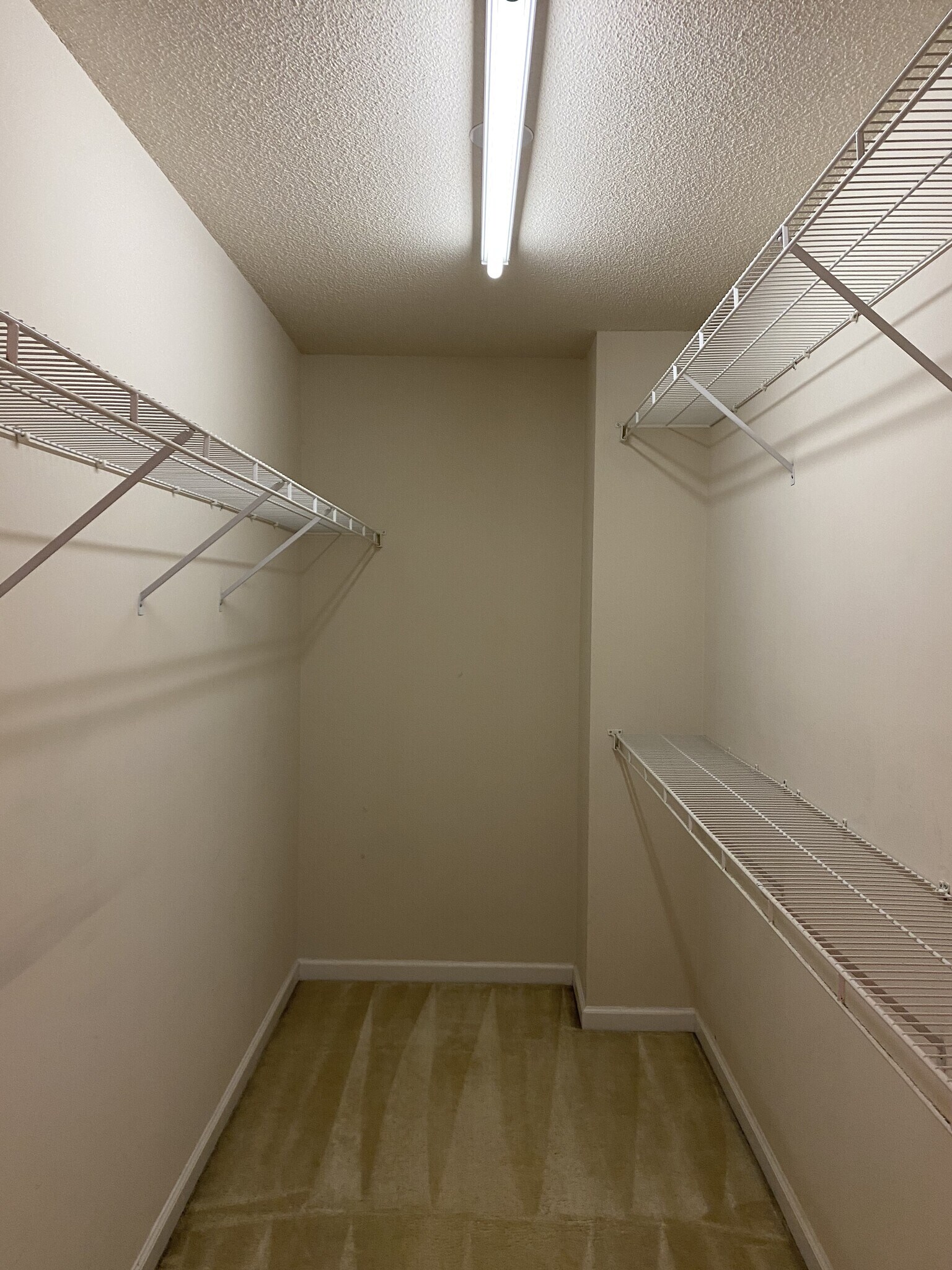 Building Photo - 2706 Cottesford Dr SE