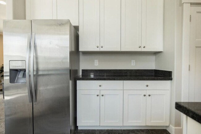 Building Photo - 5032 Bear Trap Dr