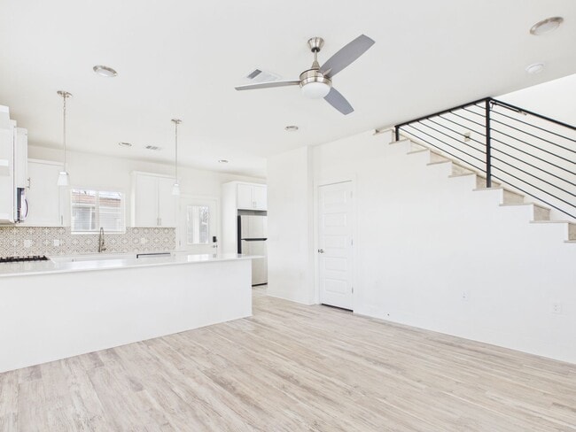 Building Photo - Modern Freestanding Condo with Private Yard Near Downtown Austin