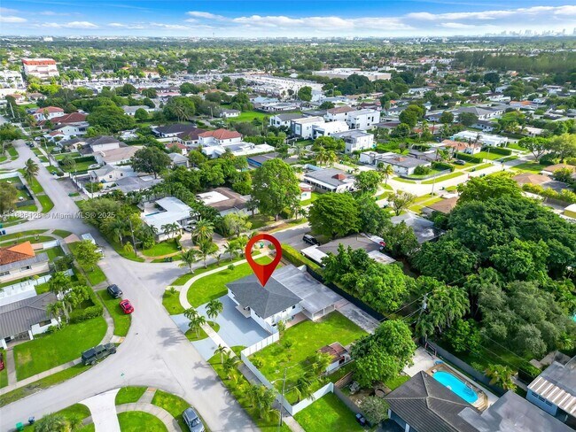 Building Photo - 4301 SW 85th Ave
