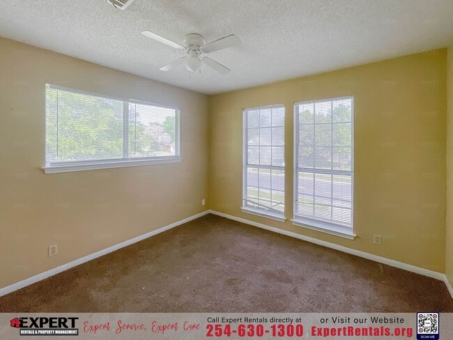 Building Photo - 2307 Lazy Ridge Dr
