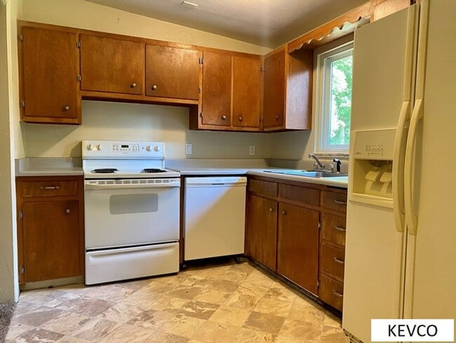 Building Photo - House Just One Block from CSU!