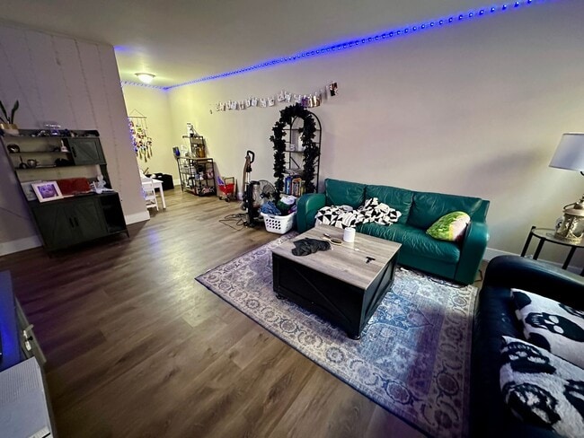 Interior Photo - 3069 Oakland