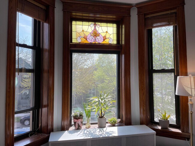 Building Photo - 2706 N Richmond St