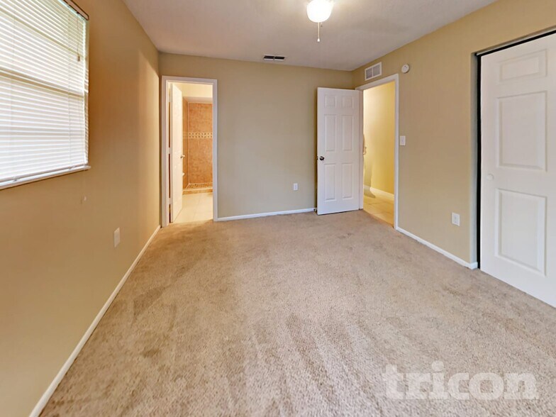 Building Photo - 5360 Alhambra Way S