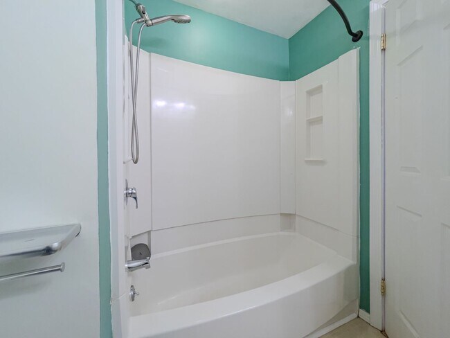 Building Photo - Spacious 4BR/2.5BA/2Car Garage Home with Finished Basement & Hardwood Floors – Gales Ferry