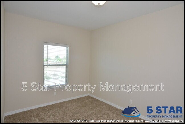 Building Photo - 806 TS Daniel Cadena Dr