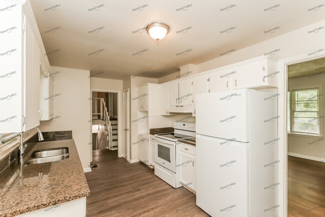 Building Photo - 38 Lynhaven Dr