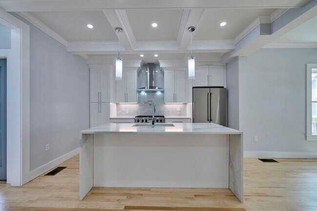 Building Photo - 97 Oakton Ave