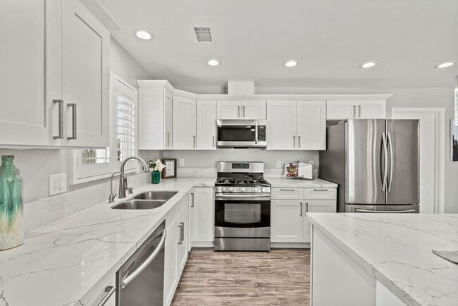 Building Photo - 292 Slate St