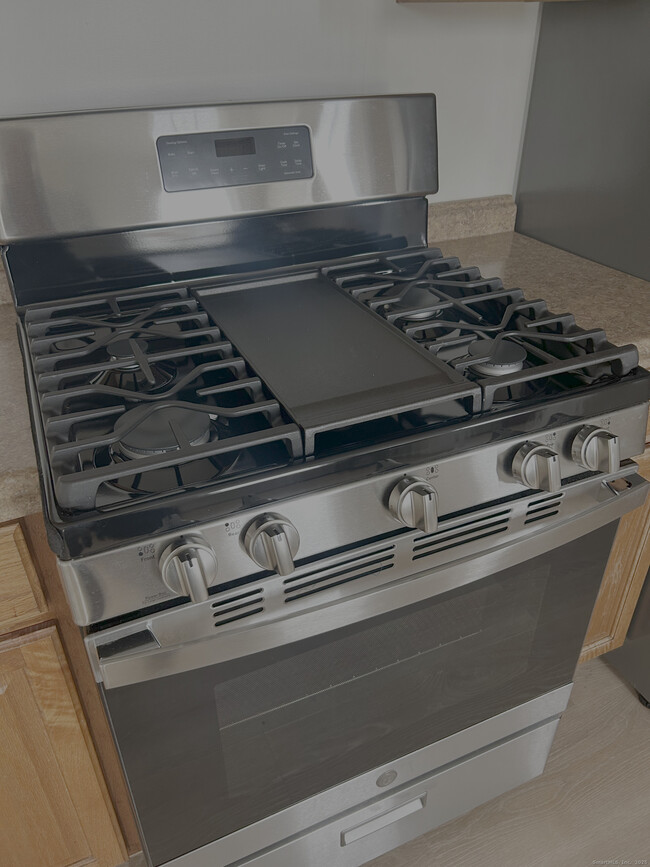 Building Photo - 64 Lexington St