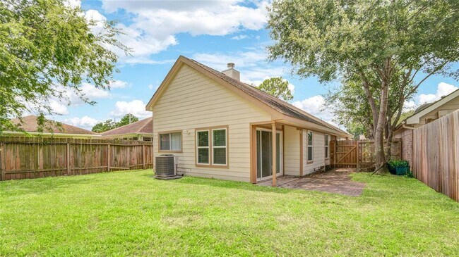 Building Photo - 5006 Westfield Village Dr