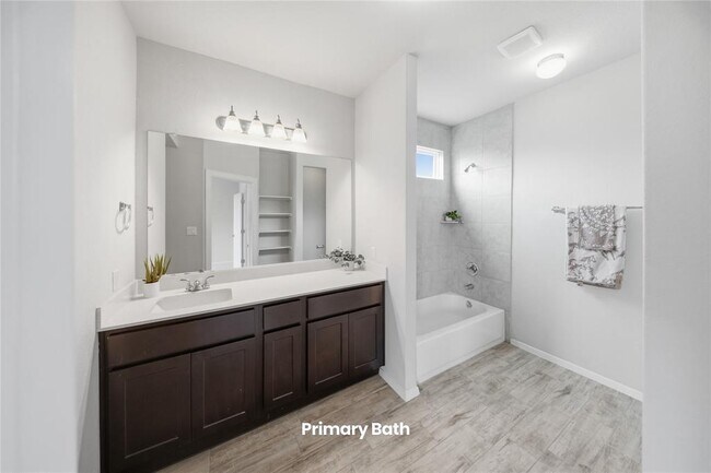 Building Photo - 123 White Dunes Dr