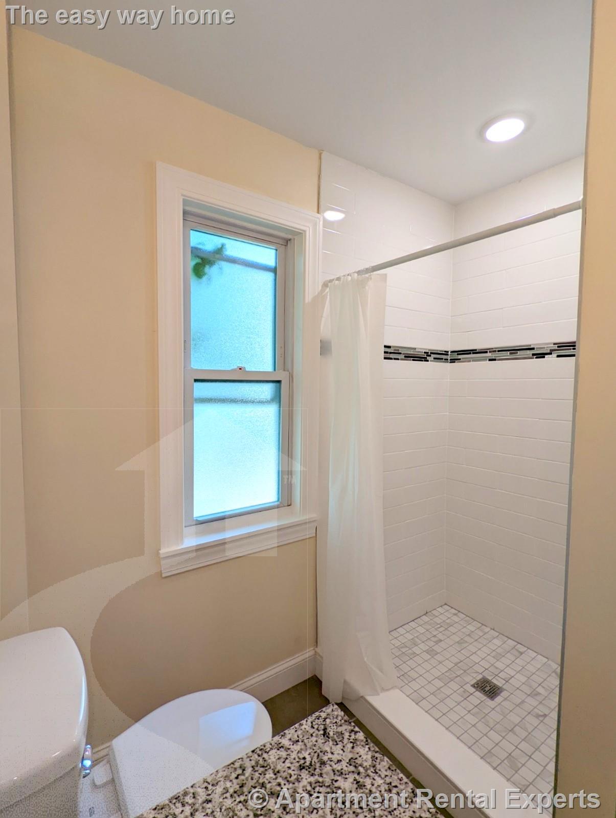 Building Photo - 8 Lowell Cir