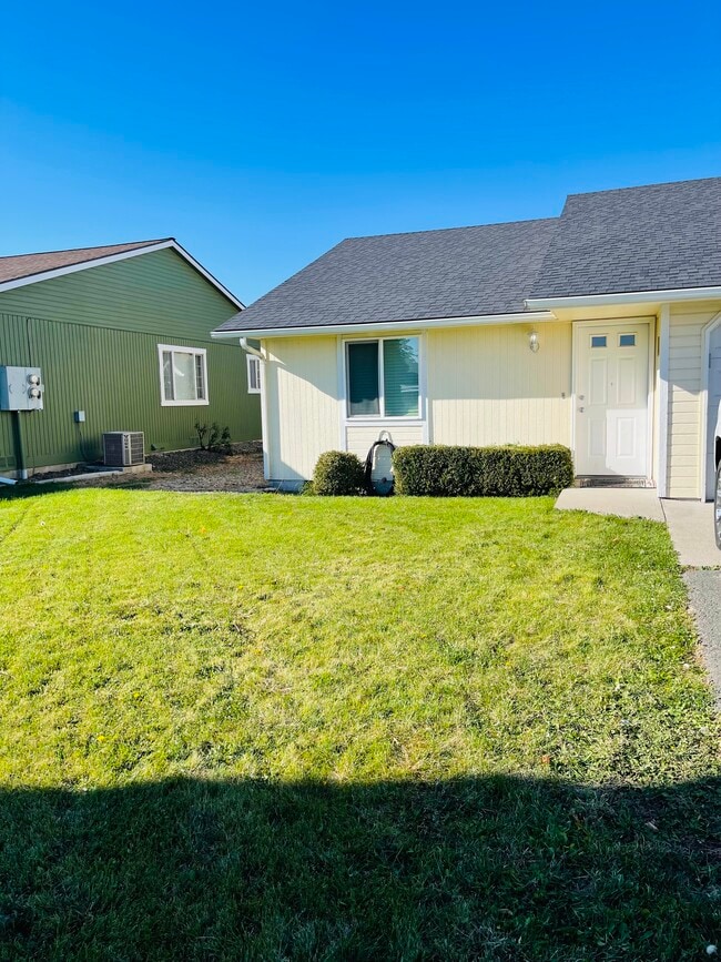 Building Photo - 906 N 34th Ave