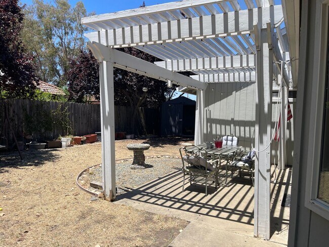 Building Photo - 143 Goldenwest Ct