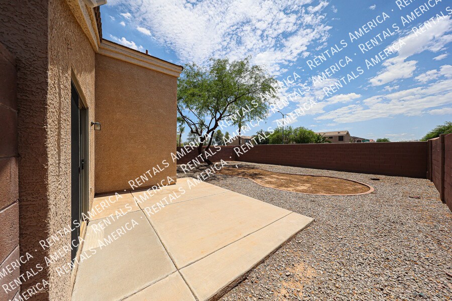 Building Photo - 12905 W Mandalay Ln
