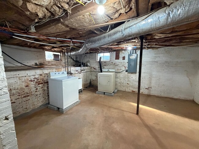 Building Photo - Statesville - HWY 90 - 3 BD/ 2 BA