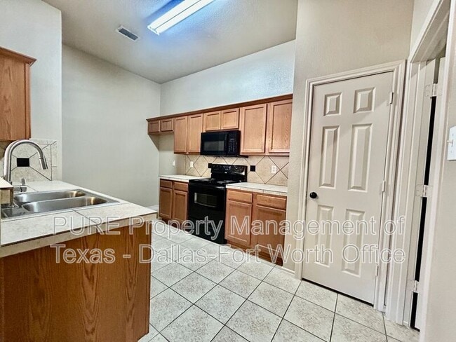 Building Photo - 1421 Piedmont Dr