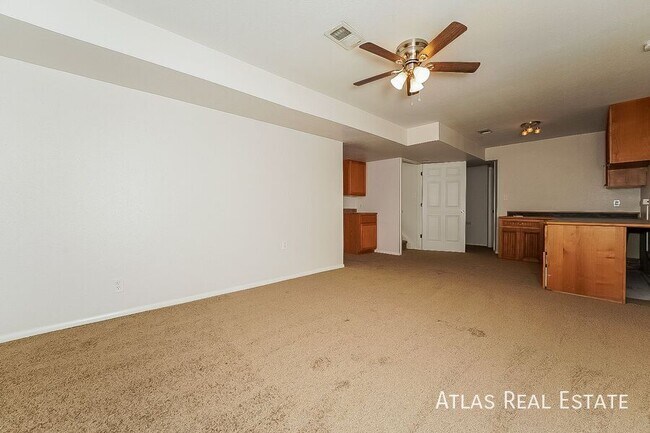 Building Photo - 888 Ogden Cir