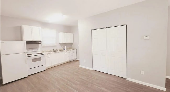 Building Photo - 2102 Adams Ave