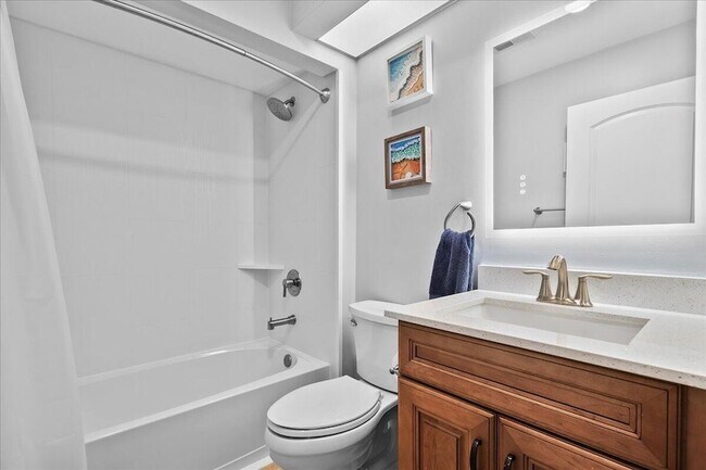 Building Photo - 400 Crosswinds Dr