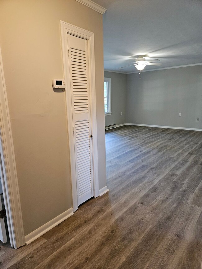 Building Photo - Charming Updated 3 Bedroom Home with Large...