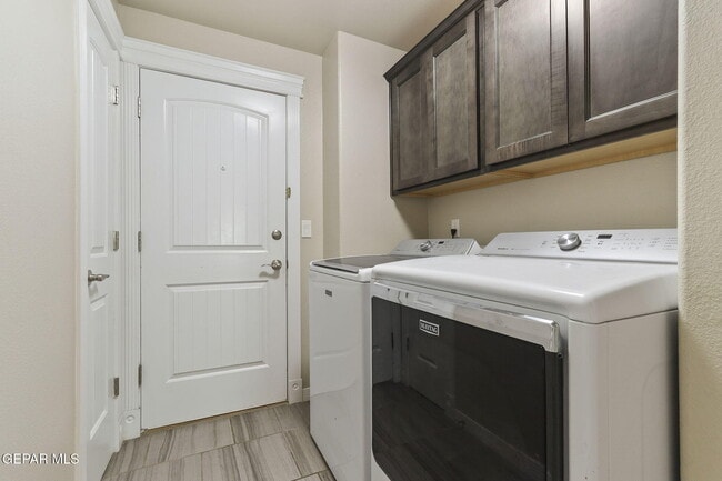 Building Photo - 14832 Sunny Land Ave