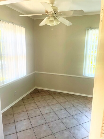 Building Photo - 225 S Gale Dr