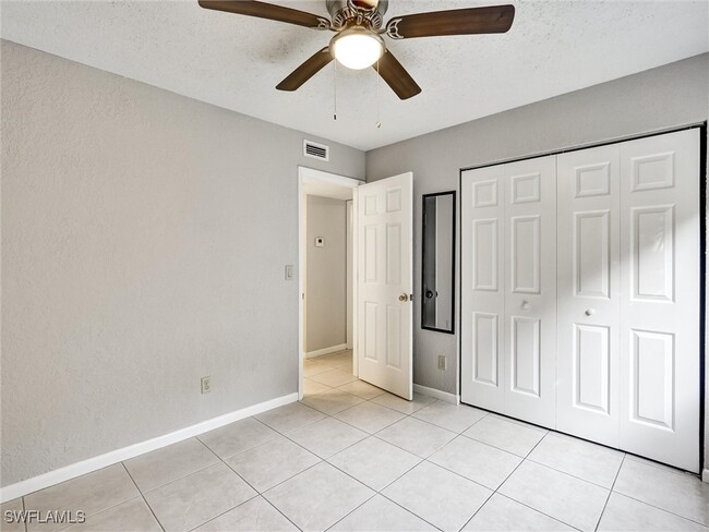 Building Photo - 4621 Bayshore Dr