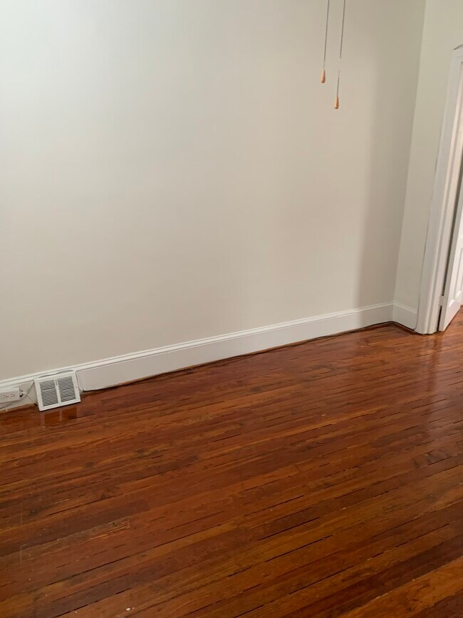 Building Photo - 850 N Taney St