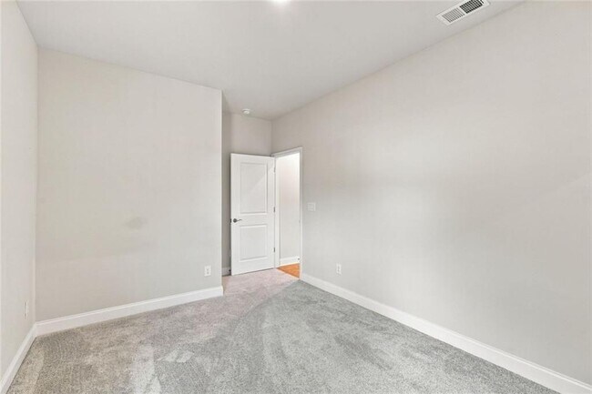 Building Photo - 406 Riverclub Rd