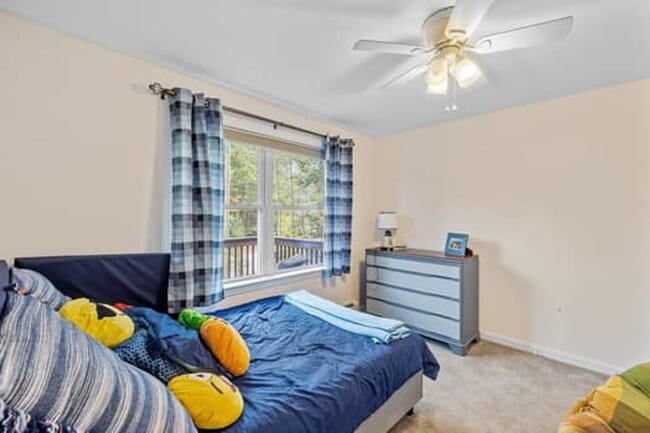 Building Photo - Spacious & Comfortable 4 Bedroom House - C...