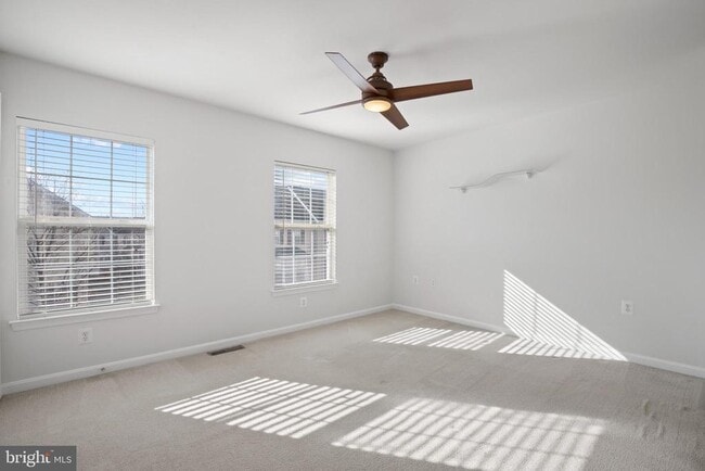 Building Photo - 22941 Fontwell Square