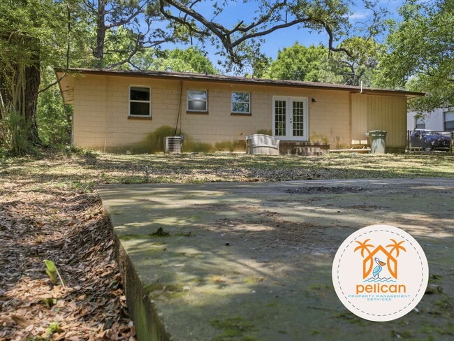 Building Photo - Spacious 4 Bedroom, 2 Bathroom Home