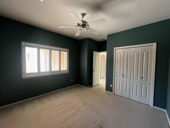 Building Photo - 3 bedroom 2 bath Townhouse Located In Sandia Heights!