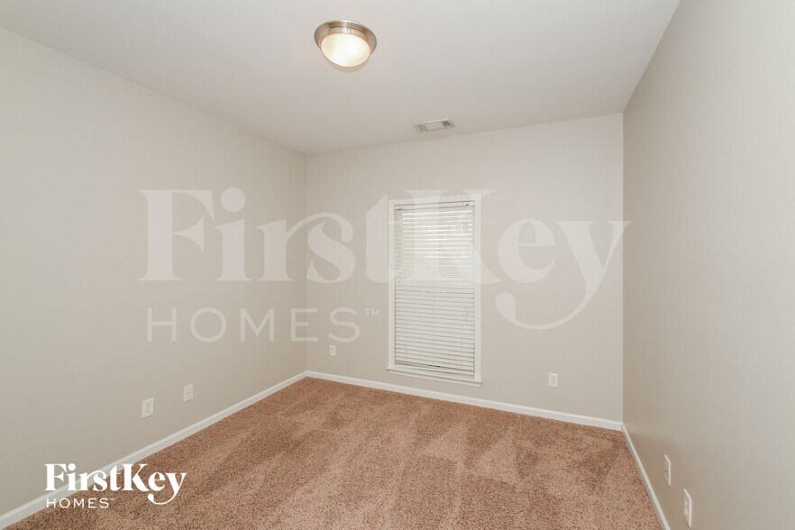 Building Photo - 8034 Mary Alice Way