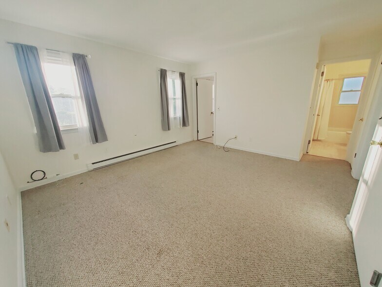 Building Photo - 34 Faucett St