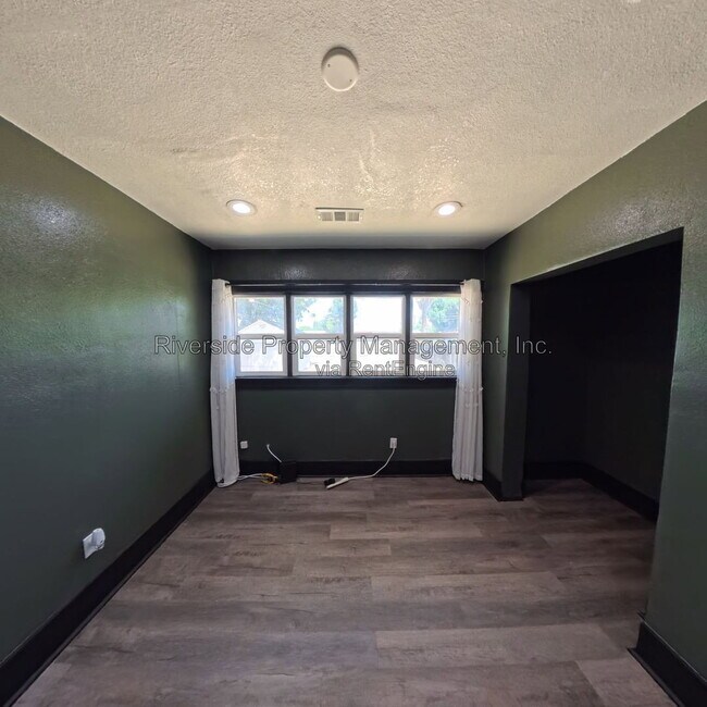 Building Photo - 4379 Cover St