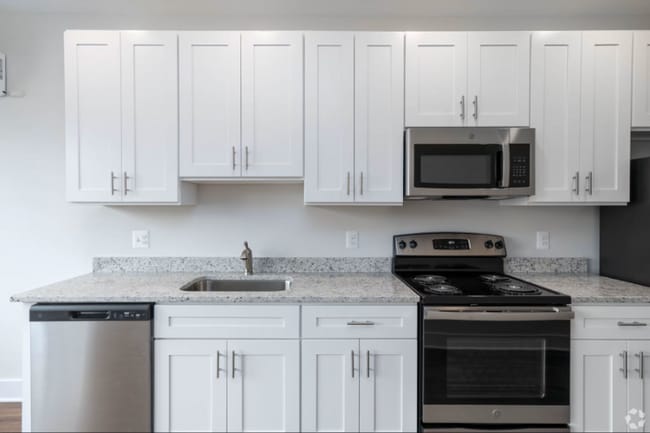 Building Photo - 319 W Franklin St