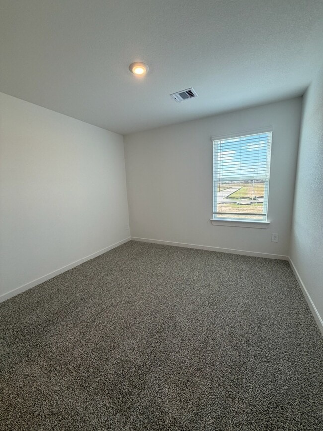 Building Photo - 3550 Blue Mockingbird St