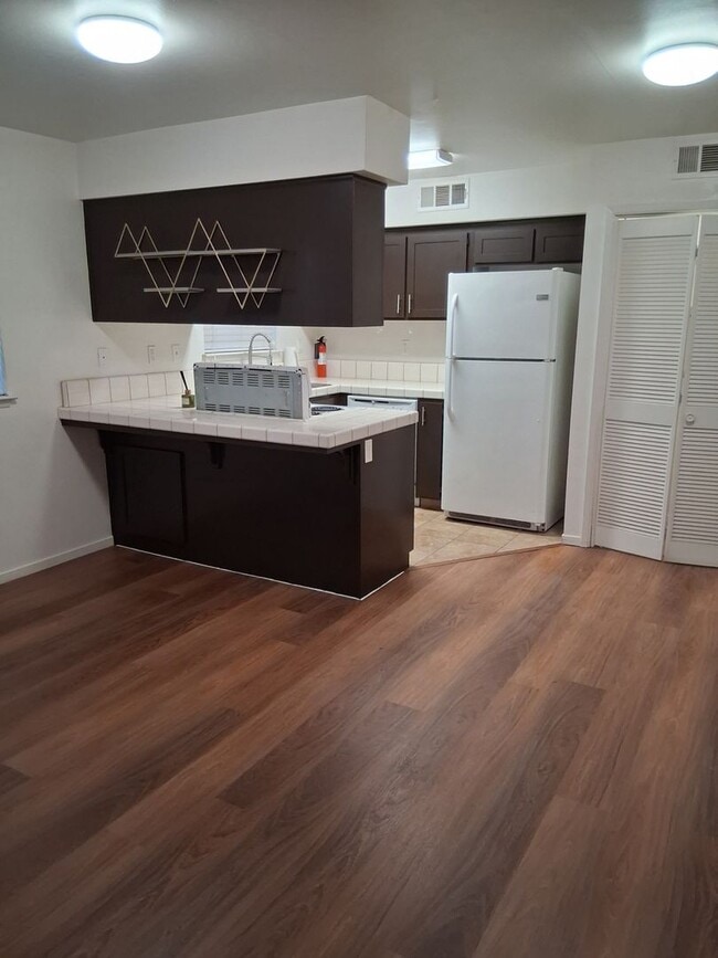 Building Photo - Great Condo for Rent!