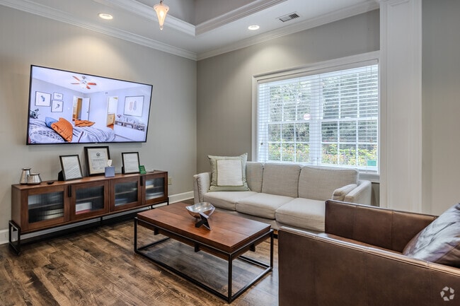 Leasing Office - Villas on Briarcliff