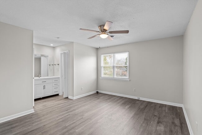 Building Photo - 119 Sunnywood Dr